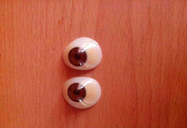 定制的义眼 定制的义眼